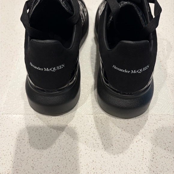 Alexander McQueen Mens Black Glossy Croc Embossed Sneakers - Picture 3 of 8